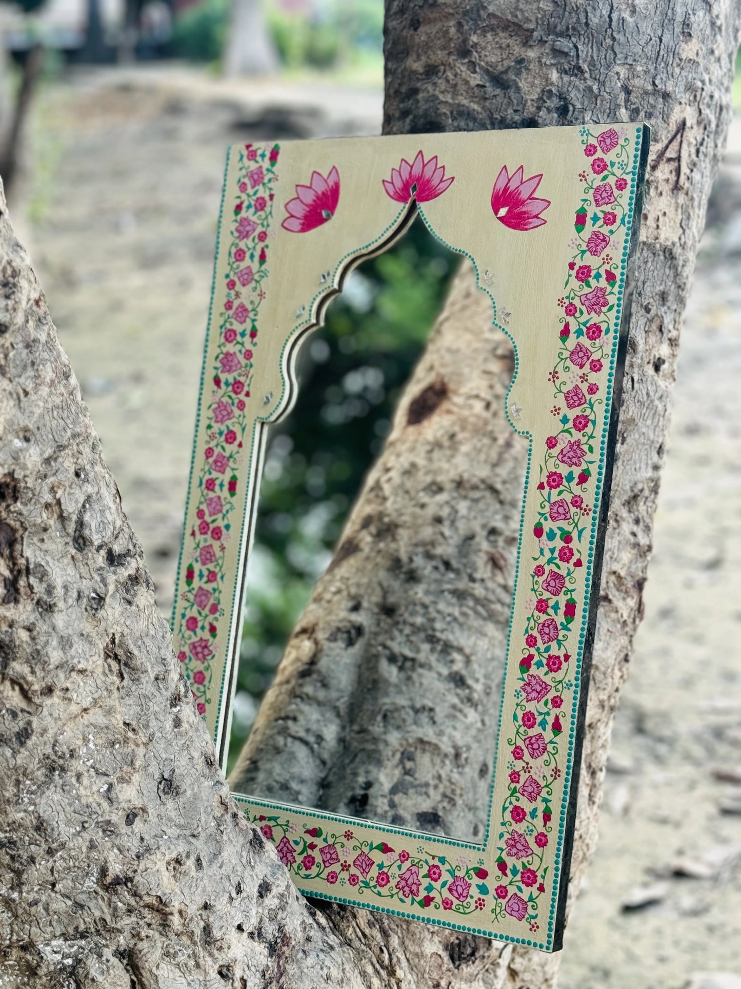 Lotus Belle 24" x 15"