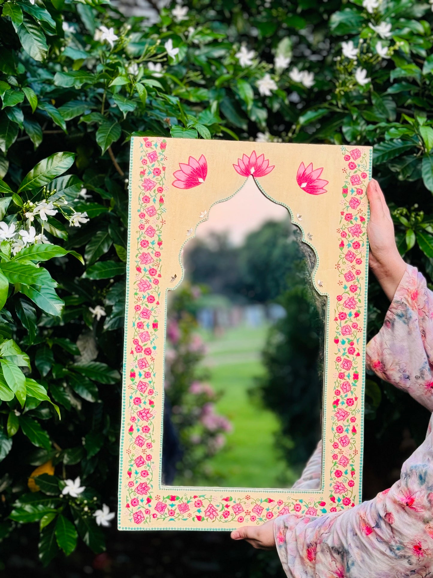 Lotus Belle 24" x 15"